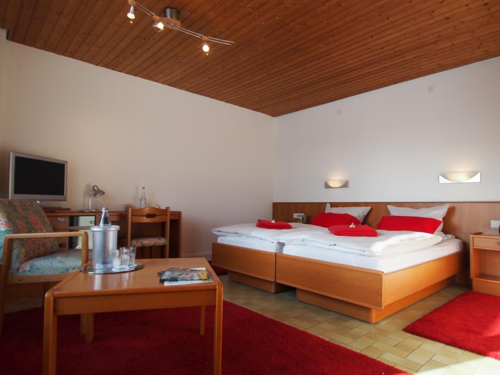 Hotel Restaurant Margaretenhof Überherrn Zewnętrze zdjęcie