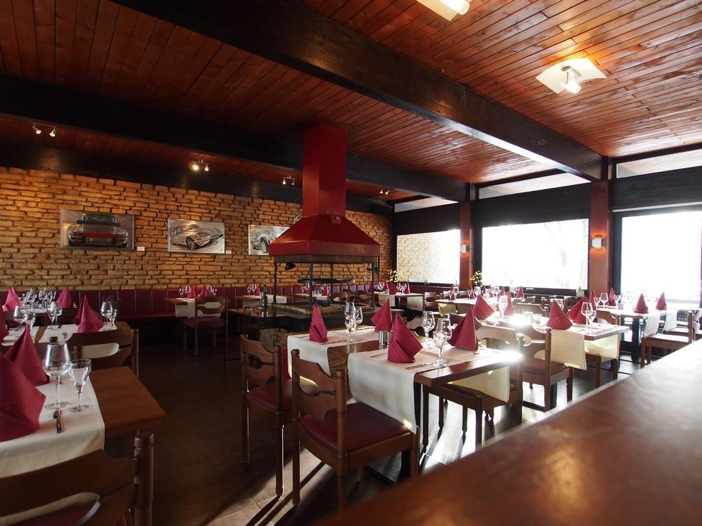 Hotel Restaurant Margaretenhof Überherrn Zewnętrze zdjęcie
