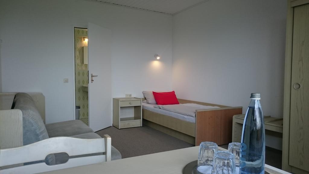 Hotel Restaurant Margaretenhof Überherrn Zewnętrze zdjęcie